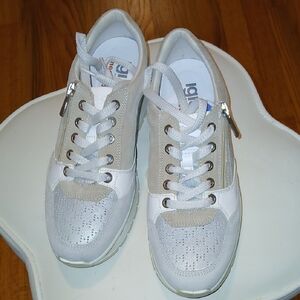 Women's White and Gray Sneakers Igi & co SIZE 37 NWT. Made In Italy